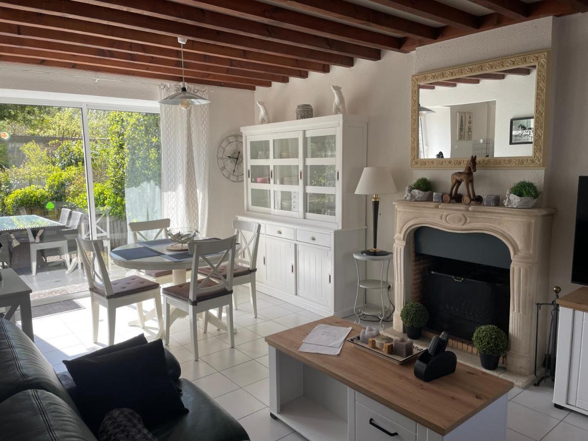Holiday home Le Courtil Cerisy-la-Foret